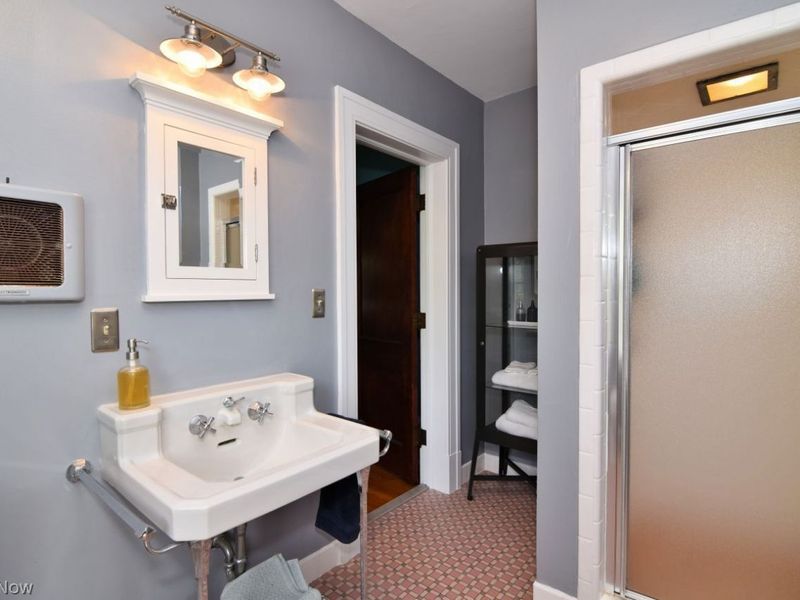 2868 Lee Road , Shaker Heights, OH 44120 Photo 25