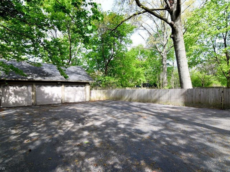 2868 Lee Road , Shaker Heights, OH 44120 Photo 34