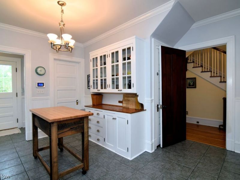 2868 Lee Road , Shaker Heights, OH 44120 Photo 7