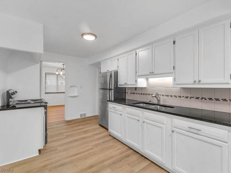 3098 Warren Road , Cleveland, OH 44111 Photo 10