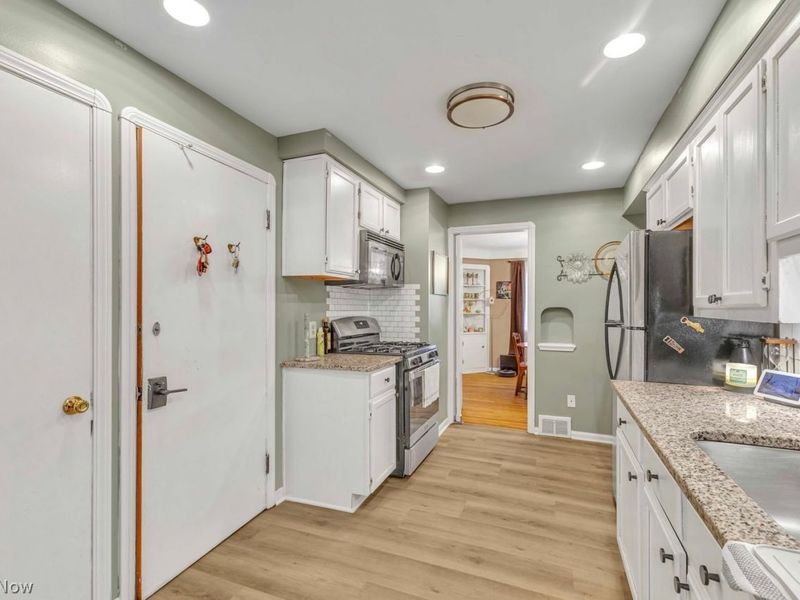 3098 Warren Road , Cleveland, OH 44111 Photo 29