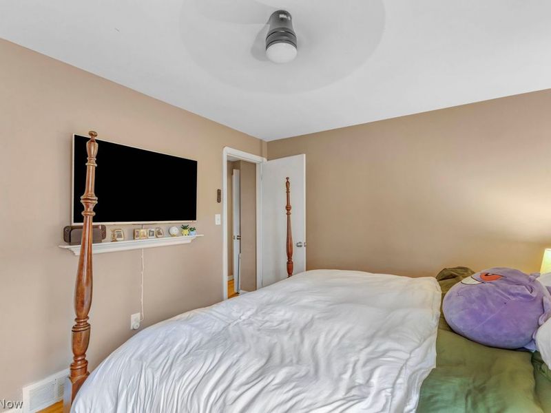 3098 Warren Road , Cleveland, OH 44111 Photo 22