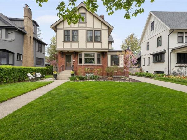 533 Gladstone Drive SE, Grand Rapids, MI 49506