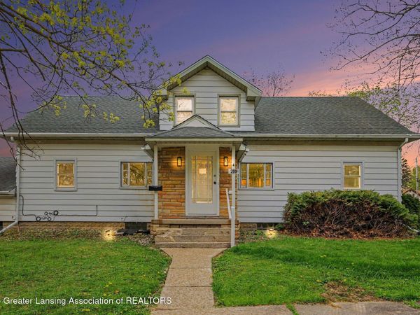 209 S Emmons Street, St. Johns, MI 48879