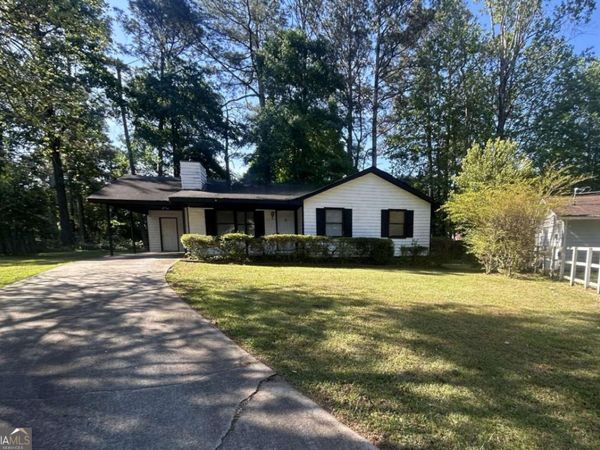 9182 Bent Pine Court NE, Covington, GA 30014