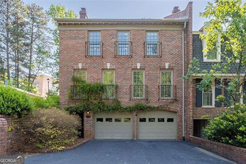 413 The North Chace, Sandy Springs, GA 30328 Main Photo