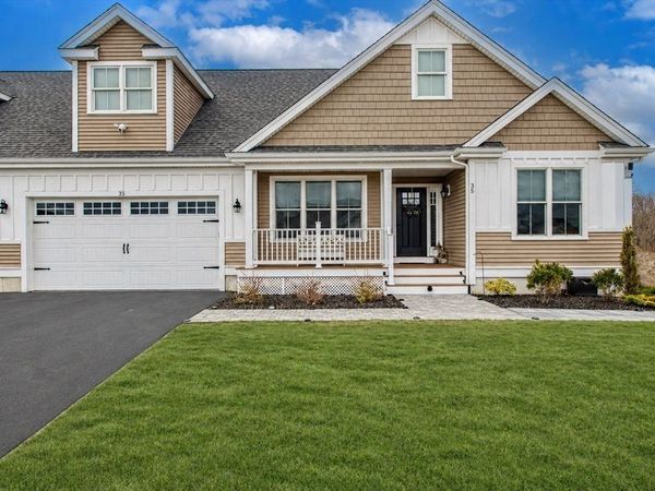 35 Metacomet, Unit 35, West Bridgewater, MA 02379