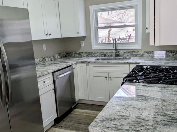 15 Bunkerhill St, Lawrence, MA 01841