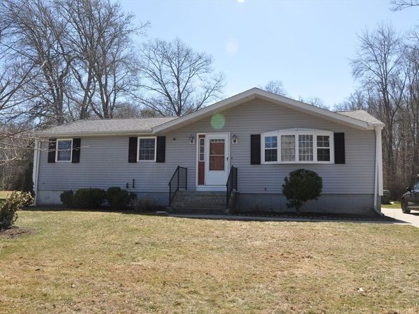 81 Benoit St, Westport, MA 02790