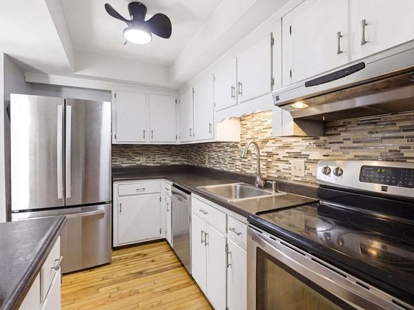 112 Lowell St, Unit 11, Peabody, MA 01960