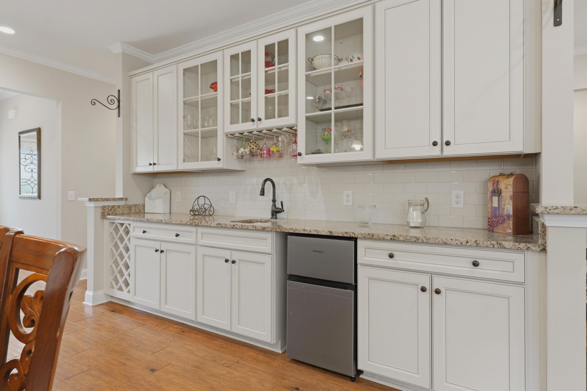 704 Battery Edge Photo 12