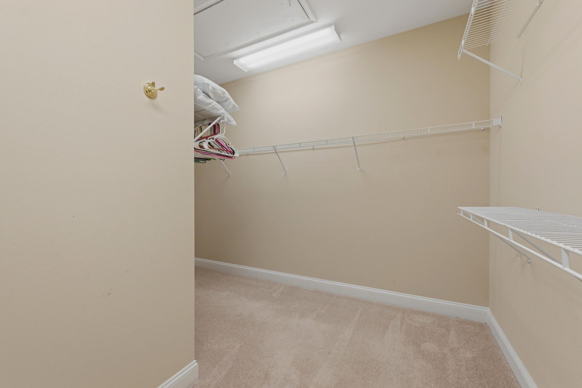 704 Battery Edge Photo 22