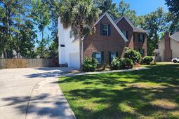 102 Keighley Drive photo 4