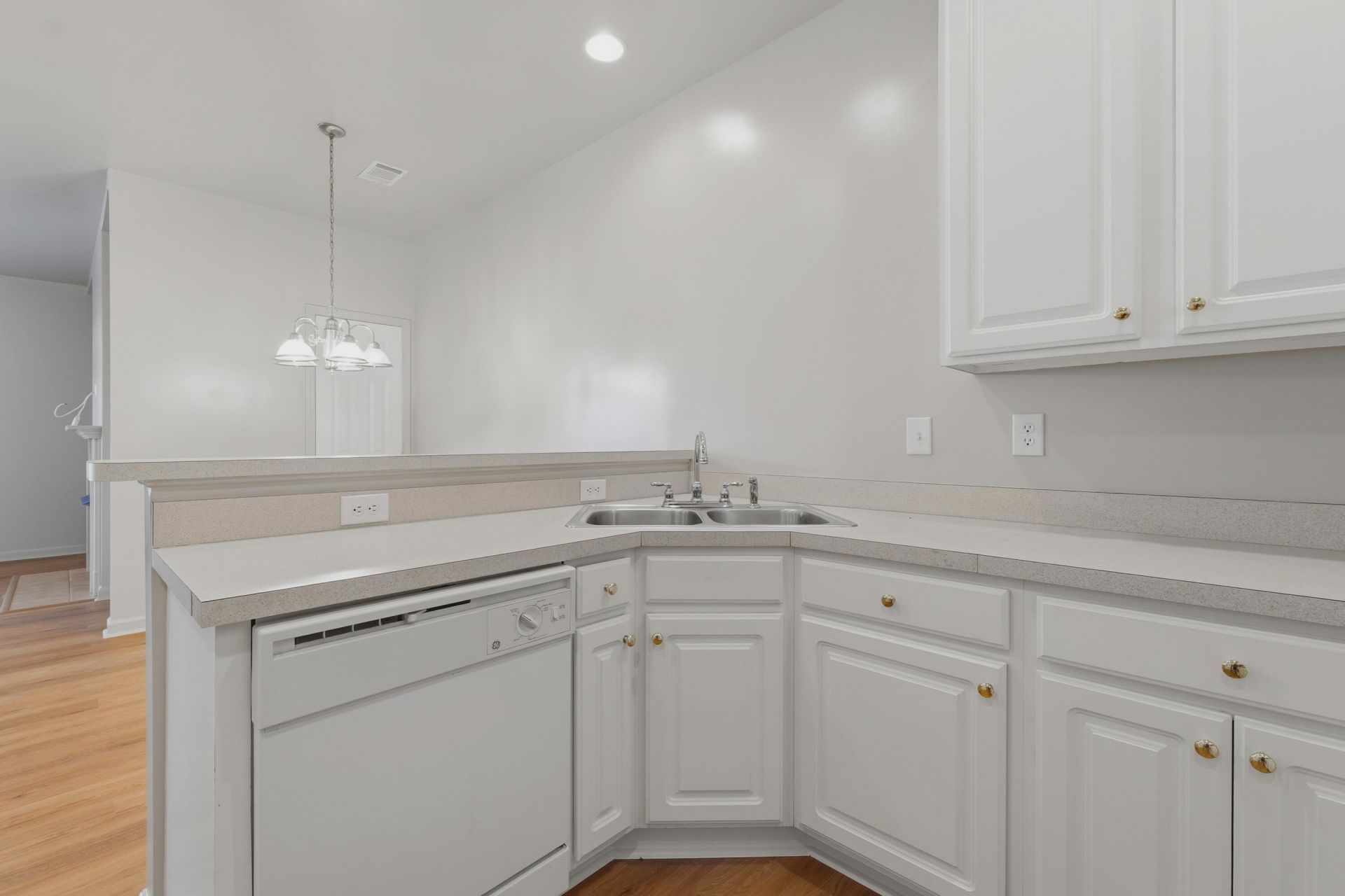 3301 Mariners Way Photo 10
