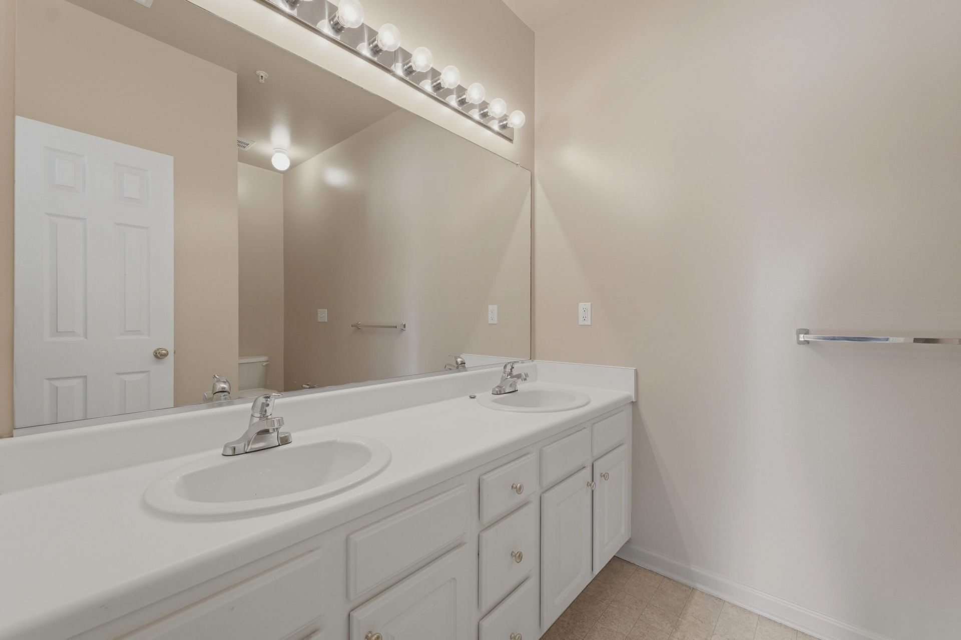 3301 Mariners Way Photo 13