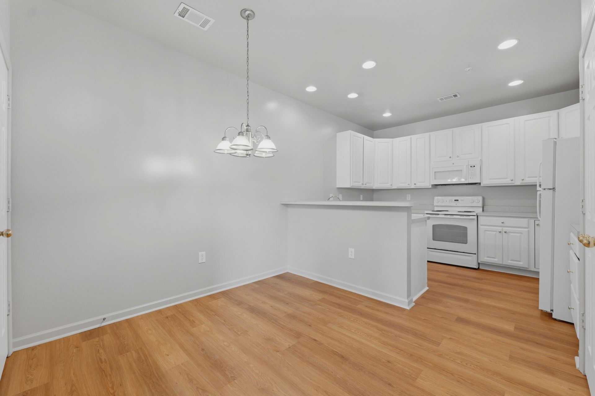 3301 Mariners Way Photo 7