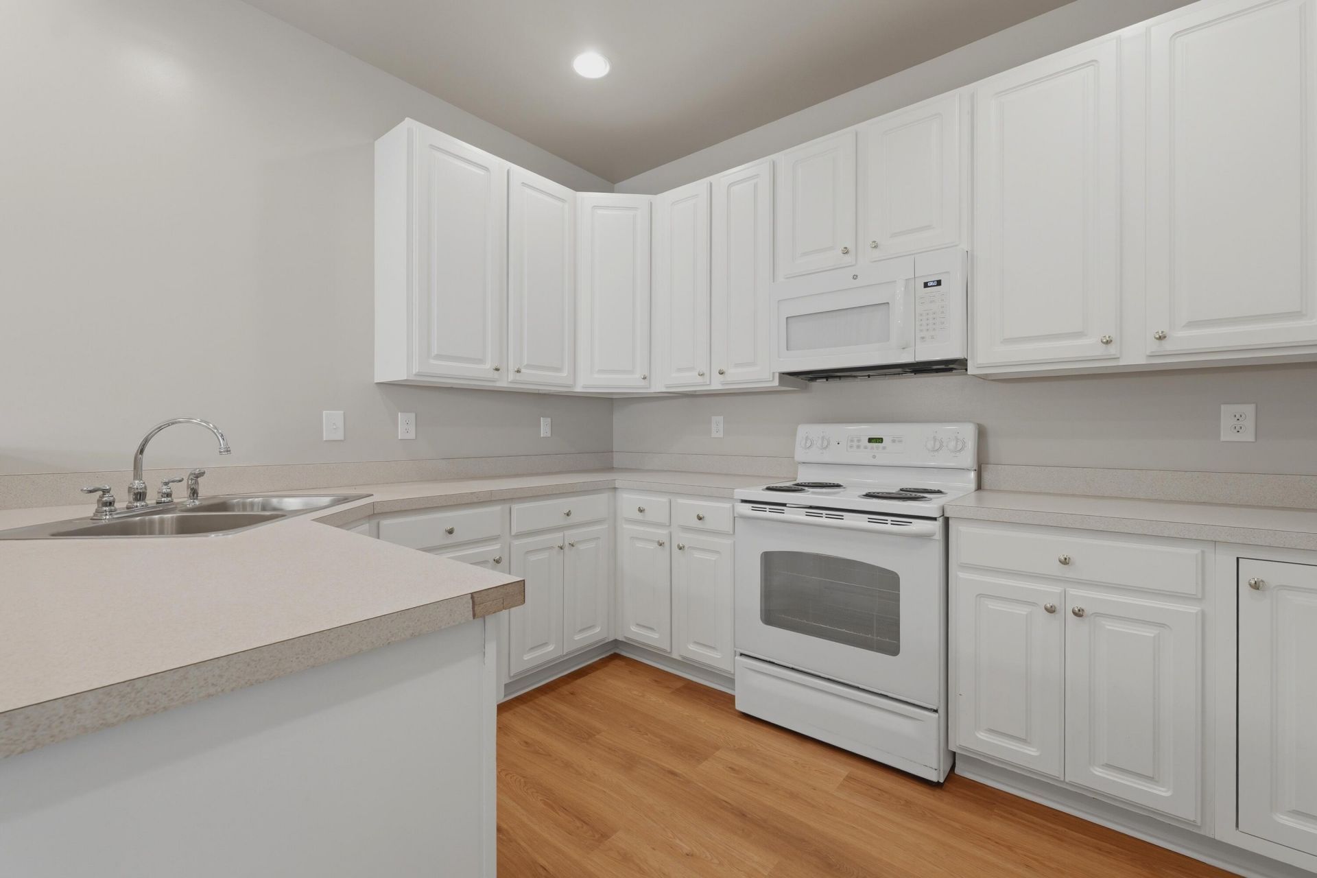 3301 Mariners Way Photo 8