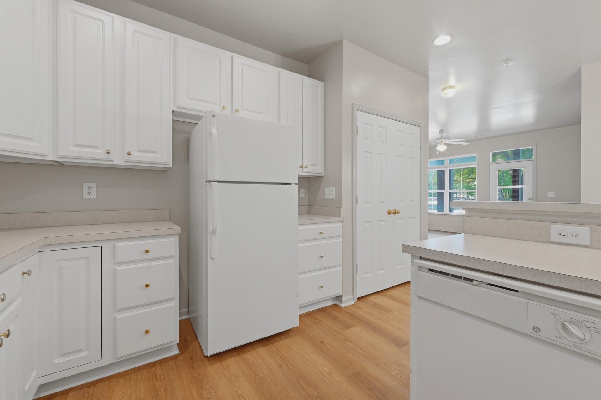 3301 Mariners Way Photo 9