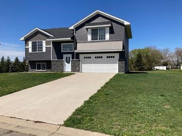 828 Poplar Drive SE, Kimball, MN 55353