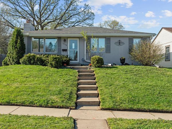 1956 3rd Street E, Saint Paul, MN 55119