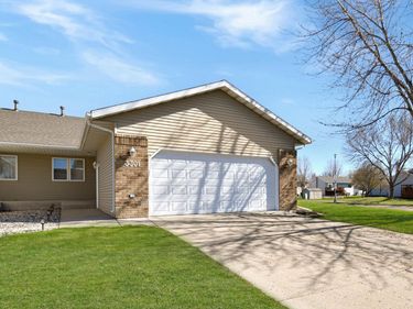 3301 30 Avenue S, Fargo, ND 58103