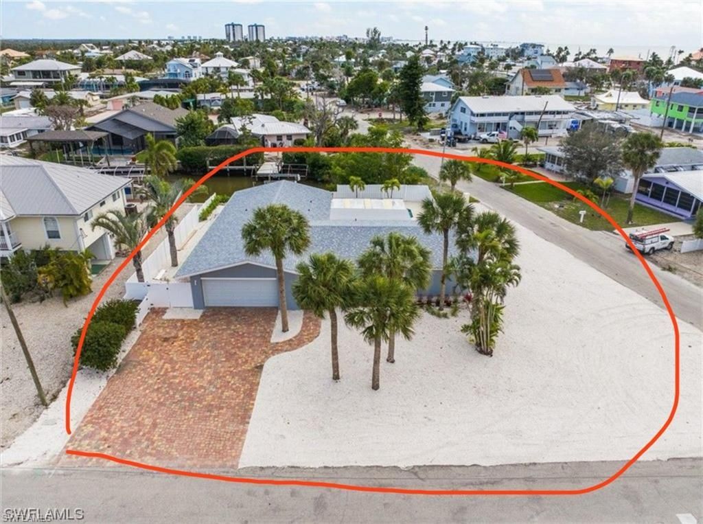 310 Madison Ct, Fort Myers Beach, FL 33931 Photo