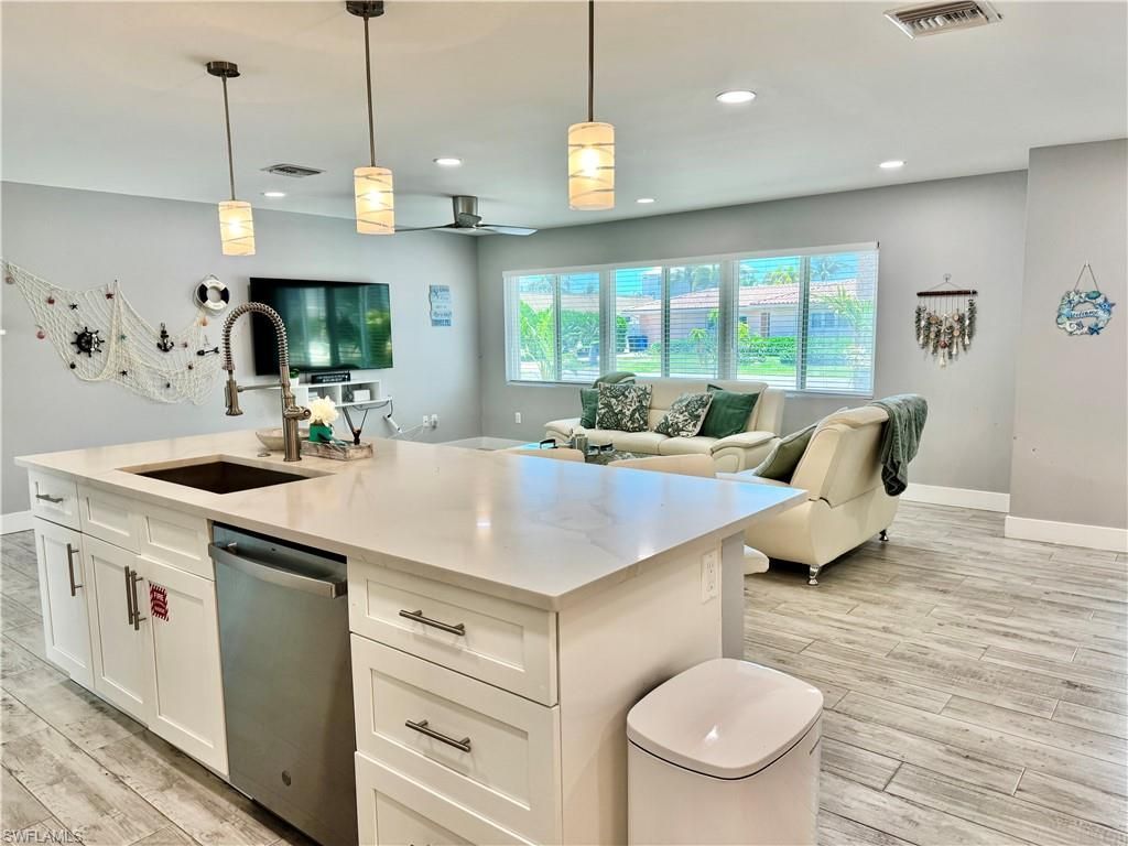 310 Madison Ct, Fort Myers Beach, FL 33931 Photo