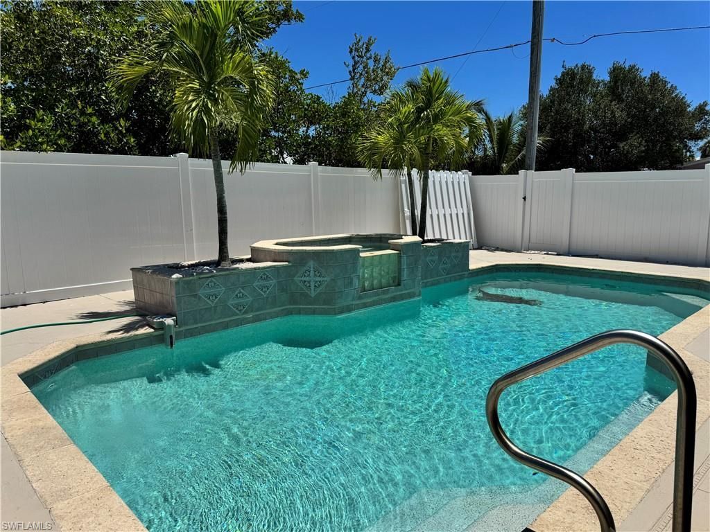 310 Madison Ct, Fort Myers Beach, FL 33931 Photo
