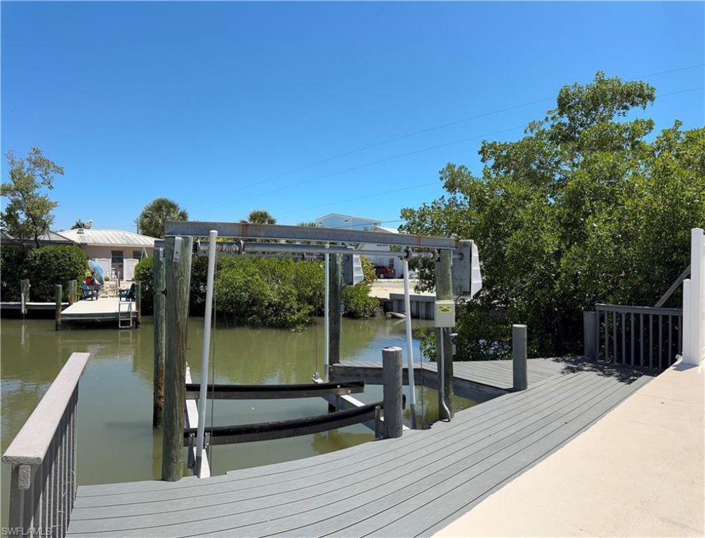 310 Madison Ct, Fort Myers Beach, FL 33931 Photo