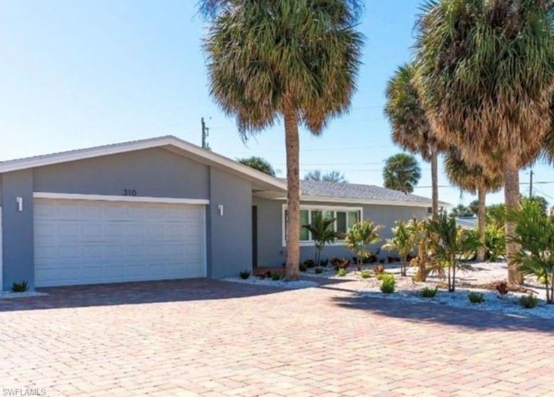 310 Madison Ct, Fort Myers Beach, FL 33931 Photo