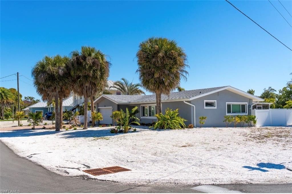 310 Madison Ct, Fort Myers Beach, FL 33931 Photo