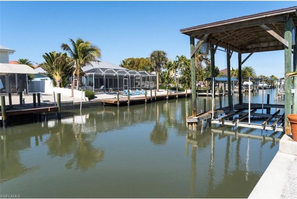323 Washington Ct, Fort Myers Beach, FL 33931 Photo