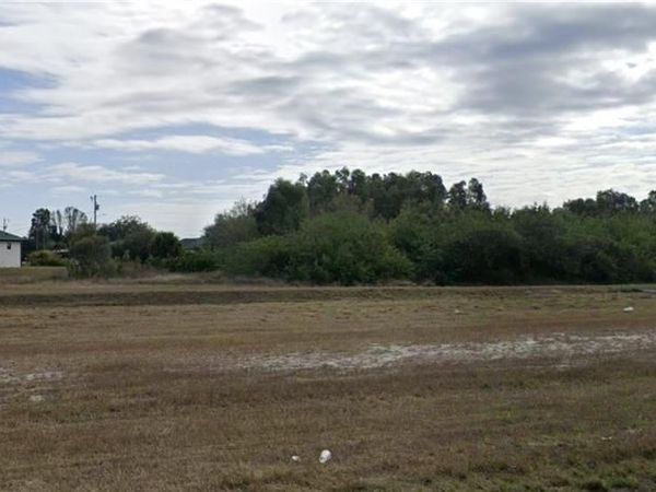 4202 Loraine AVE S, LEHIGH ACRES, FL 33976