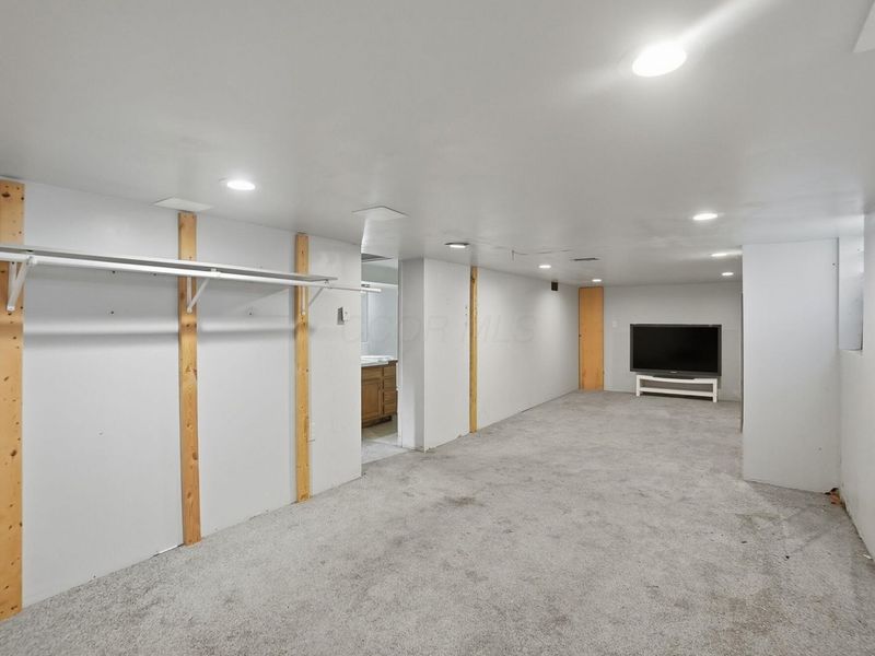 2070 Dartmouth Avenue , Columbus, OH 43219 Photo 37