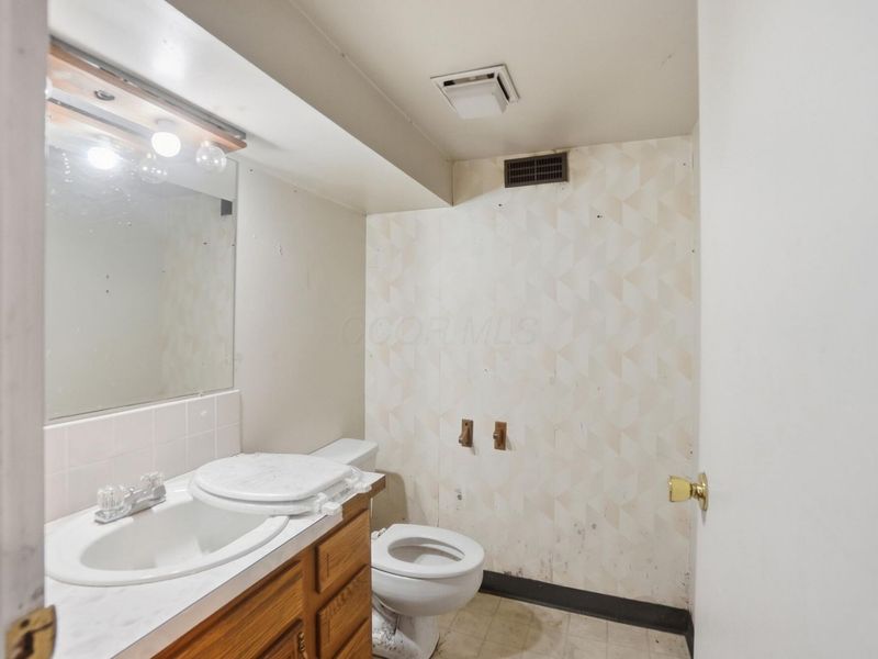 2070 Dartmouth Avenue , Columbus, OH 43219 Photo 43