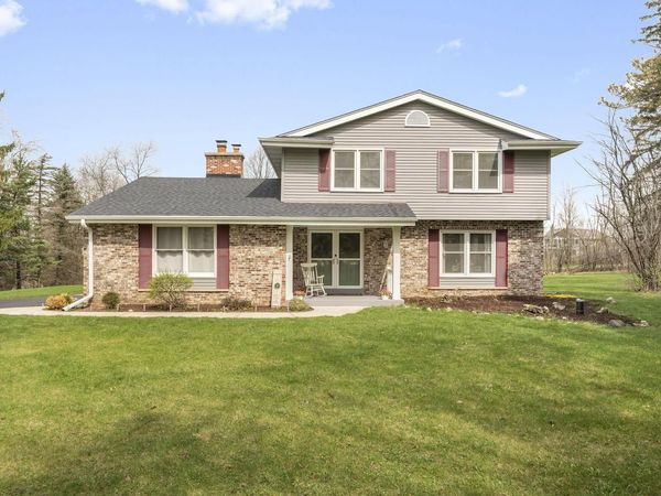 1888 Woodsfield DRIVE, Richfield, WI 53076