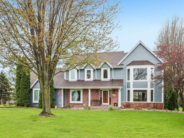 N53W26727 Arrowhead DRIVE, Pewaukee, WI 53072