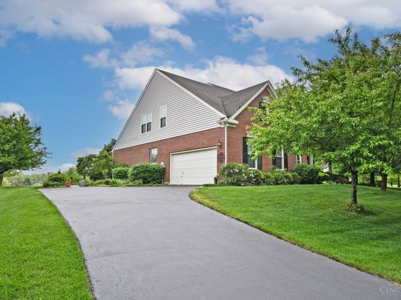 983 E Legendary Run, Pierce Twp, OH 45245 Photo 3