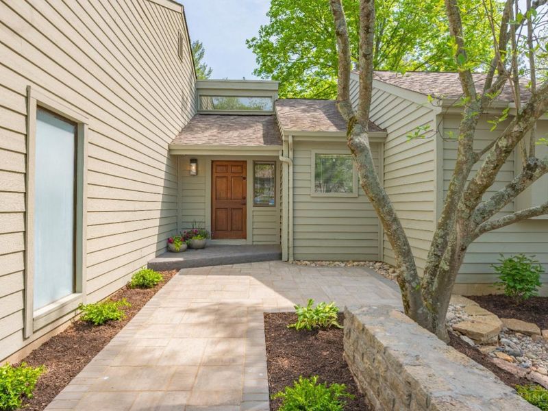 9 Falling Brook Lane, Blue Ash, OH 45241 Photo 2