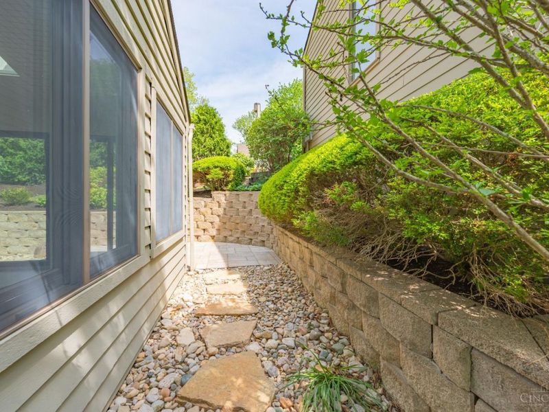 9 Falling Brook Lane, Blue Ash, OH 45241 Photo 25