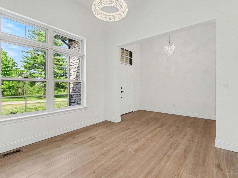10125 Zumstein Drive, Symmes Township, OH 45111 Photo 2