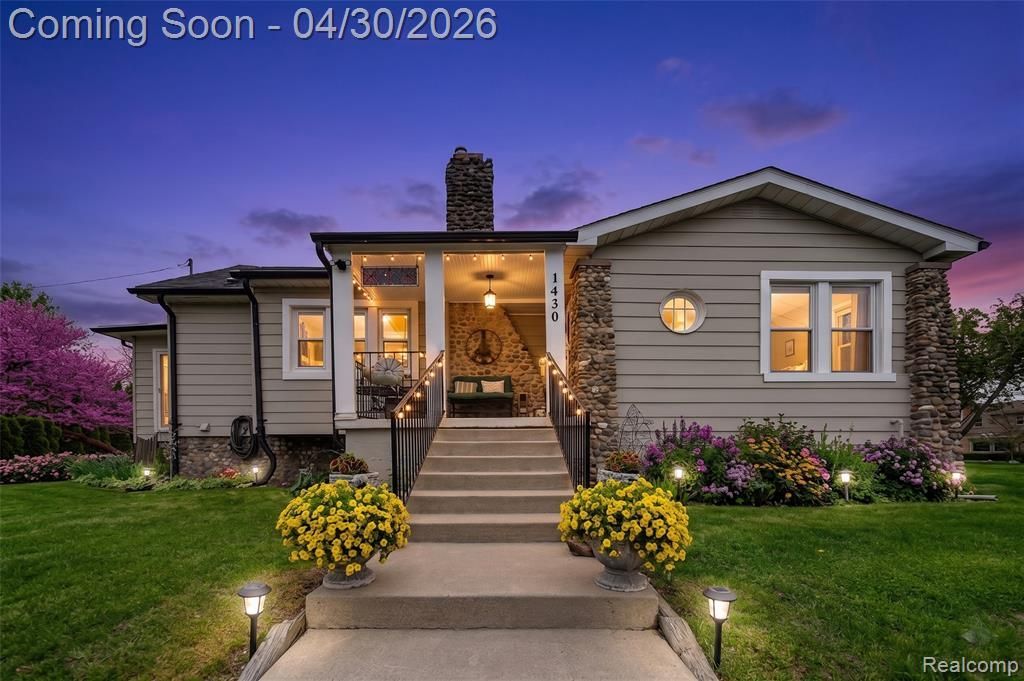 1430 Benvenue Street, Sylvan Lake, MI 48320 Main Photo