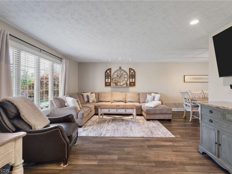 440 Moore Road , Green, OH 44319 Photo 4