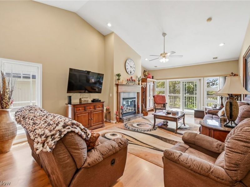 506 Milton Commons Boulevard , Lake Milton, OH 44429 Photo 10