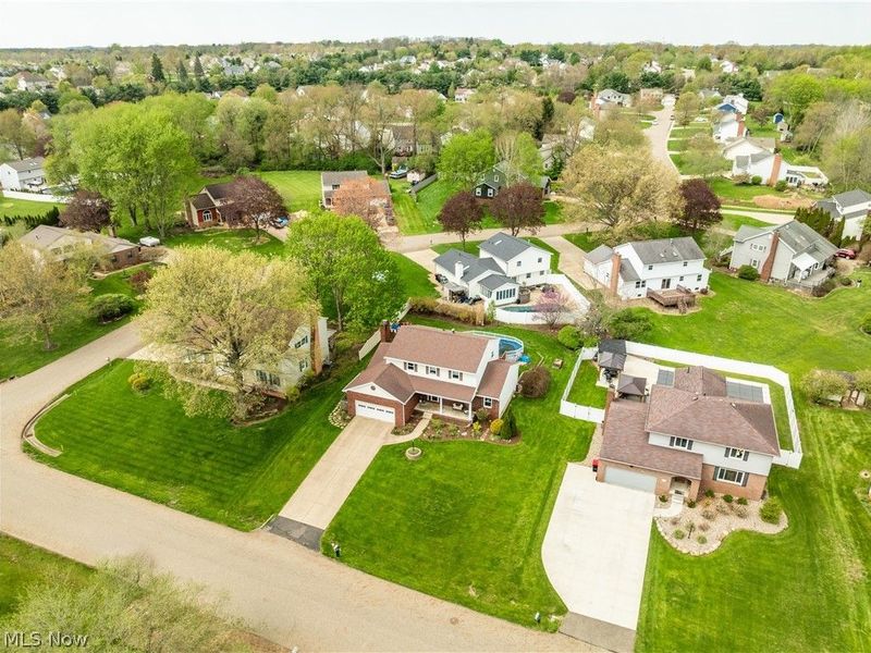 8811 Blitzen Road NW, North Canton, OH 44720 Photo 5