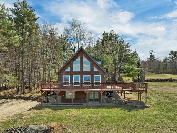 59 Effingham Road, Ossipee, NH 03864