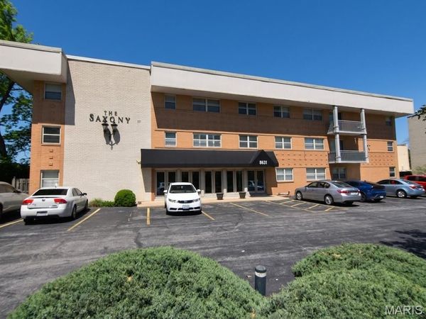 8631 Old Bonhomme Road , Unit 3E, St Louis, MO 63132