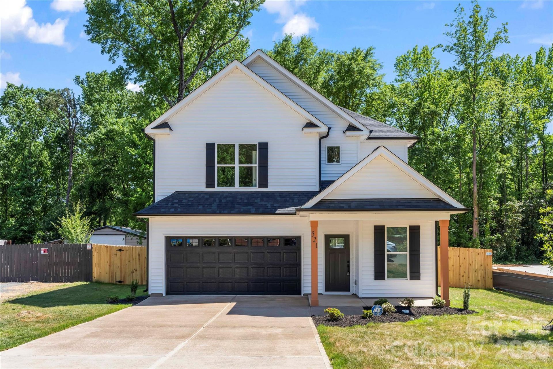 521 Austin Drive, Charlotte, NC 28213 Main Photo
