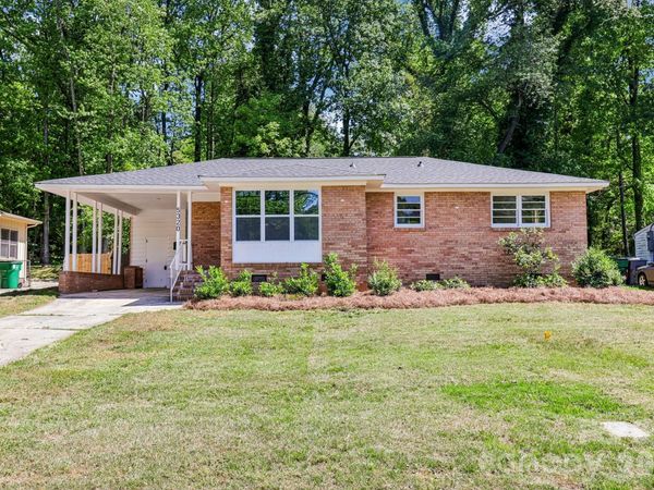 5320 Dolphin Lane, Charlotte, NC 28215
