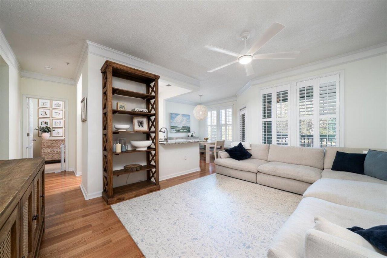 1824 Chatelain Way Photo 4